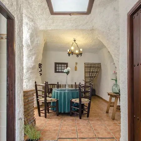 Cuevas Al Qulayat