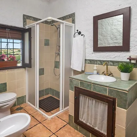 Cuevas Al Qulayat Villa *